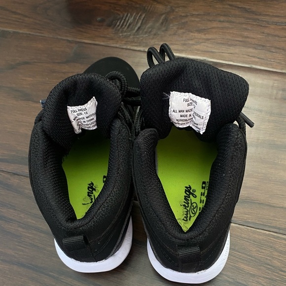 Baseball Shoes for Boys size 12 - Picture 3 of 8